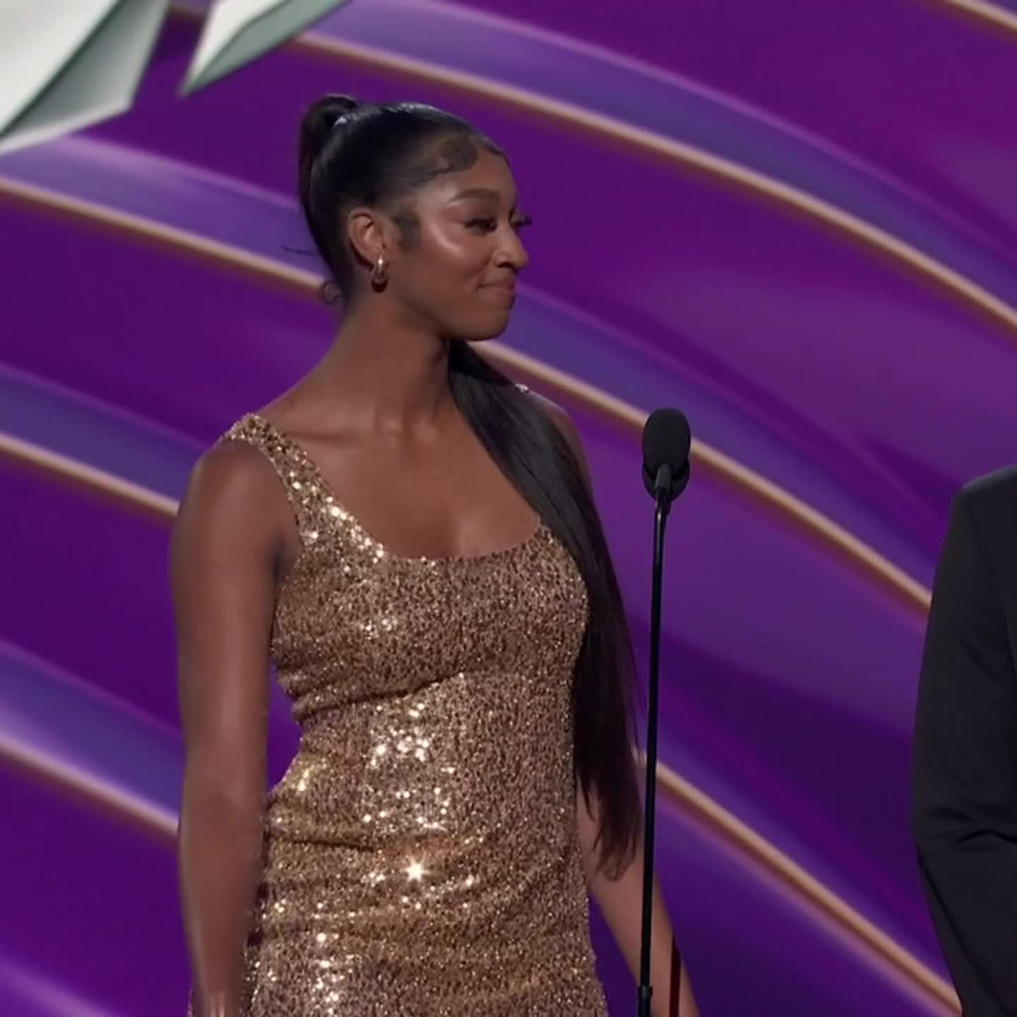 theScore on Twitter "Angel had to do it at the ESPYs. 😅 (🎥 espnW