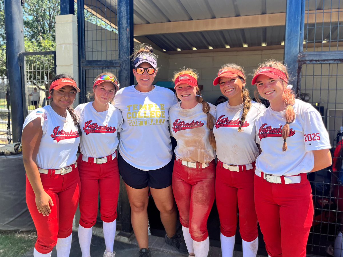 TX CF Intruders Gold tweet media