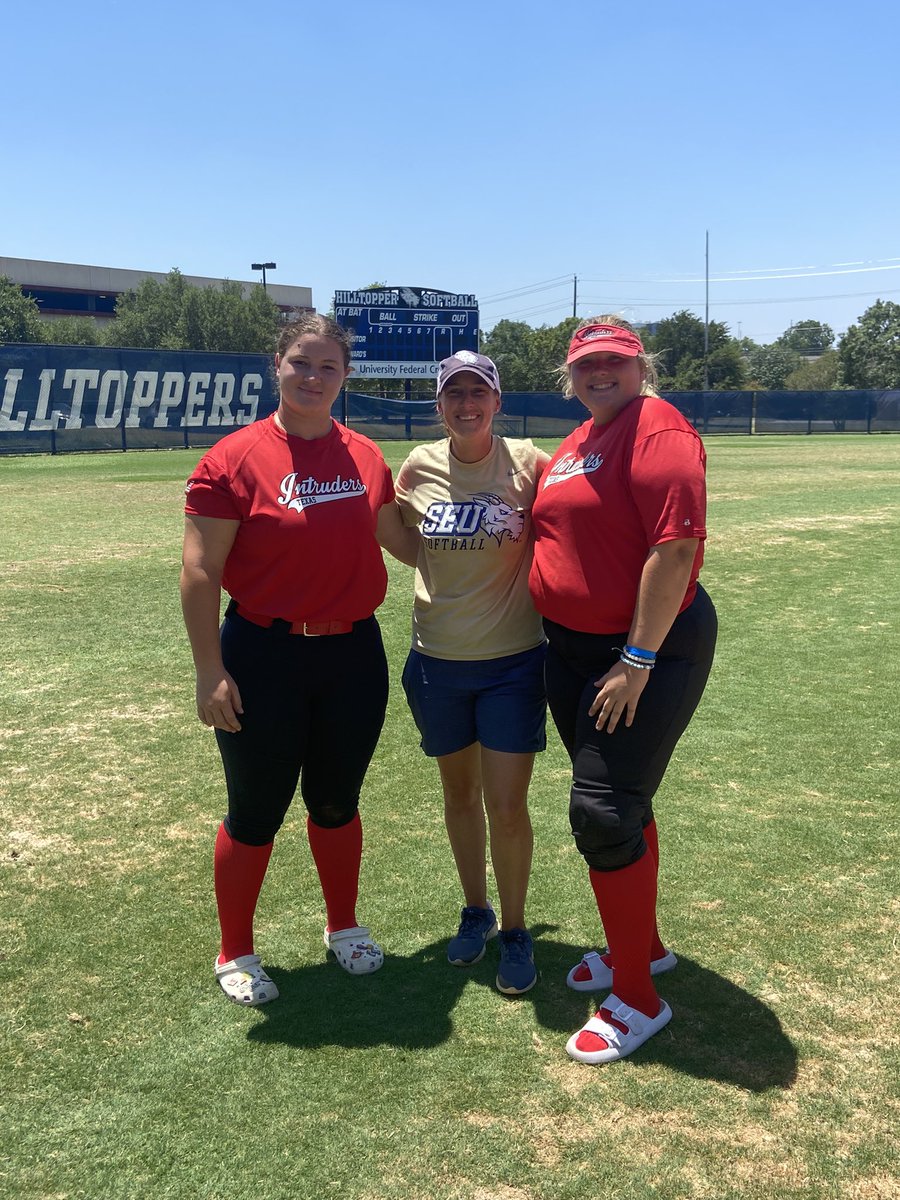 TX CF Intruders Gold tweet media