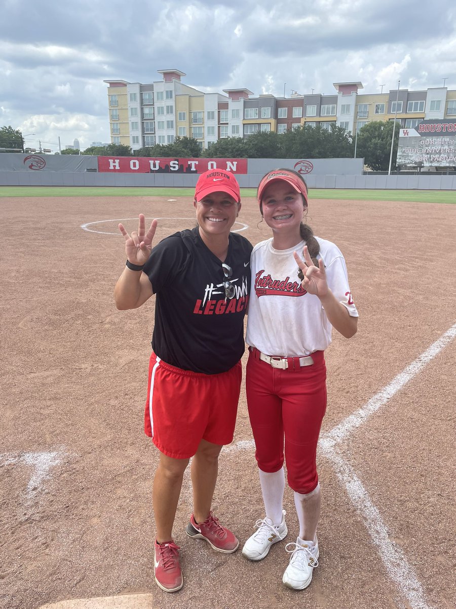 TX CF Intruders Gold tweet media