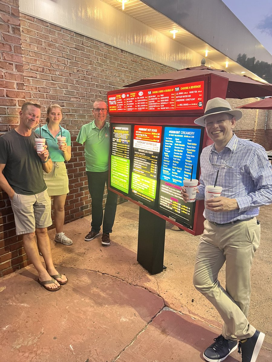 Savy_Thomp's tweet image. Giving them the true North Carolina experience @CookOut after the #USAdaptiveOpen 🥳 @AndyStevenson81 @RichardAUsher