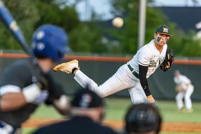 RECRUIT NLB
Jordan Martinez-(2024-Mosley High School-P-3B-1B)
Mid-Upper 8's with loose EZ arm action and advanced feel for spinning the ball. Above defender with plus actions and arm strength to play all over the field. Fundamental swing with more than enough bat speed to hit in