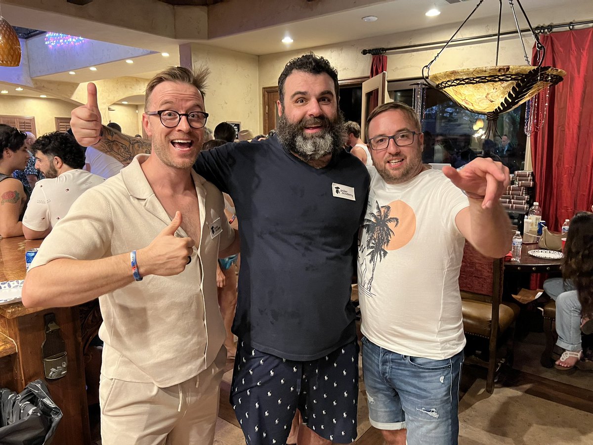 It was a true pleasure to finally meet you in person  Lara <a href="/eisen009/">Lara Eisenberg</a> and Jon <a href="/apestyles/">Jonathan Van Fleet</a> 

#primates 

Now it’s time to go home!

Next time see you in Europe!