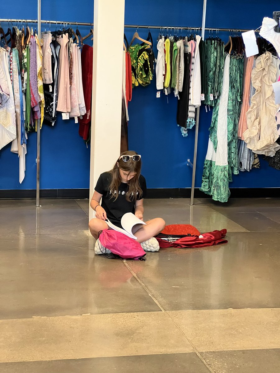 BestoftheBatch's tweet image. Goodwill provided a notebook 📓 and other items to the young ladies. While $15 were given to each of them to calculate and buy clothes, then use them to create their own outfits to model 👗

July 28th 🤫

#GirlTalk #CampBatch #Goodwill #BestoftheBatch #Clubhouse #Fashionshow