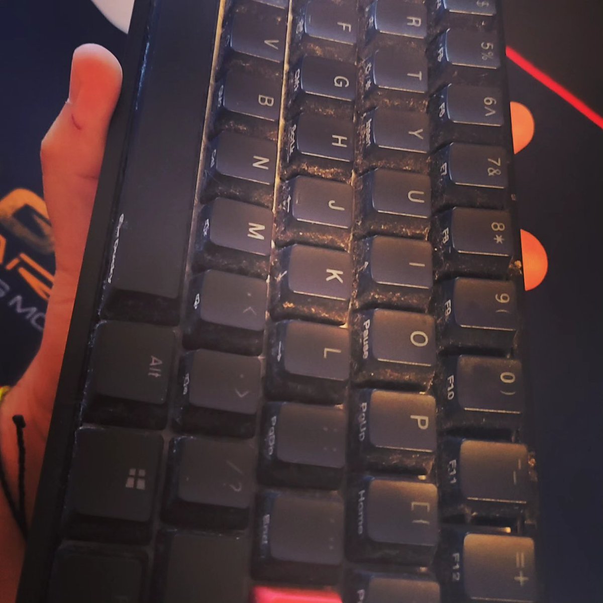 kyle_tastudios's tweet photo. This bad boy needs a cleaning REAL BAD though! 🤢🤮🤢🤮
#duckyone2mini #valuevillagefinds #thriftstorefinds #pcgaming #gaming https://t.co/FaQz1a4j2A