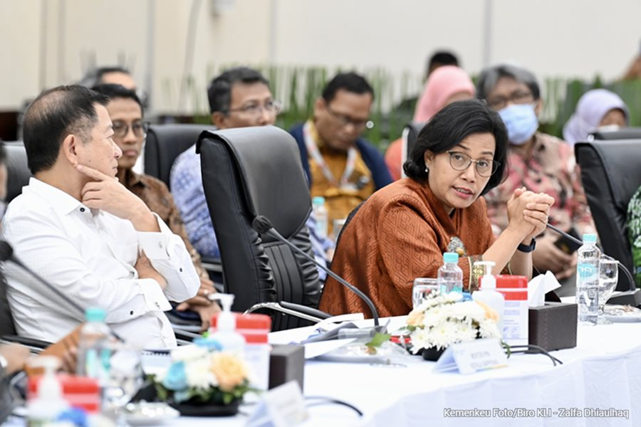 KemenkeuRI's tweet photo. Satu Data Indonesia (SDI) telah dibentuk.

Tujuannya tentu untuk tingkatkan kualitas sekaligus menyederhanakan prosedur pelayanan publik.🤩

Ini kata #MenkeuSMI
https://t.co/1cGvK7bQp9 https://t.co/soItzi5CSE