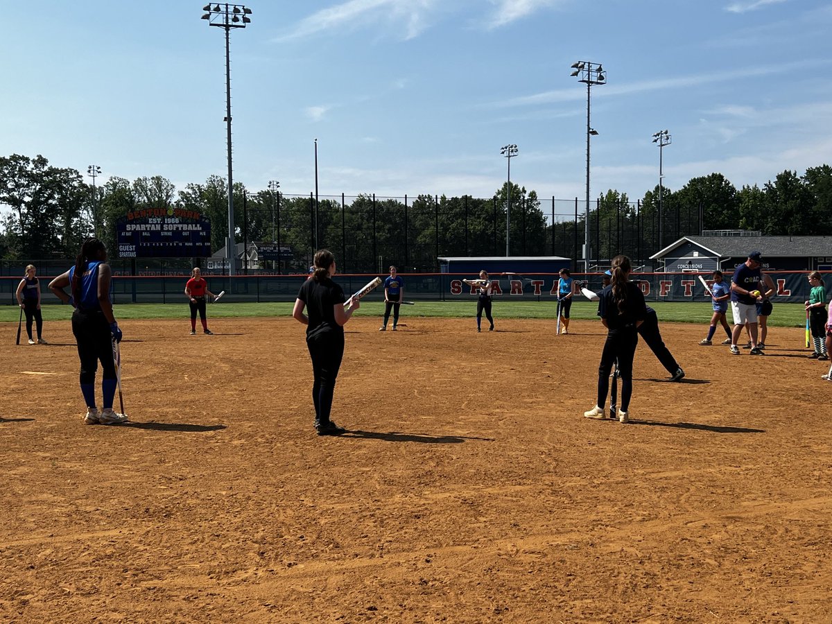 Day 3 of softball camp was action packed. Perfected the short game &amp; creating chaos. It was wear your favorite softball shirt day! ⁦<a href="/Balema1/">Balema Smalls</a>⁩ shirt was absolutely priceless! ⁦<a href="/wspringspartans/">WS Spartans</a>⁩ ⁦<a href="/RobinsonSSNews/">Robinson Secondary</a>⁩ ⁦⁦<a href="/ACHSTitans/">Alexandria City High School Athletics</a>⁩ ⁦<a href="/LBathletic/">LB Bruins Athletics</a>⁩