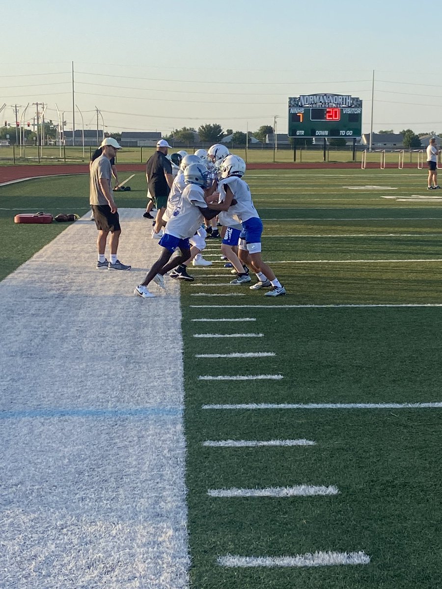 NNFootball's tweet photo. Day one of feeder school padded camp! So fun for our staff and players to work with our future! 
#Got23arnit | #GoNorth https://t.co/Stf6t5FcOs