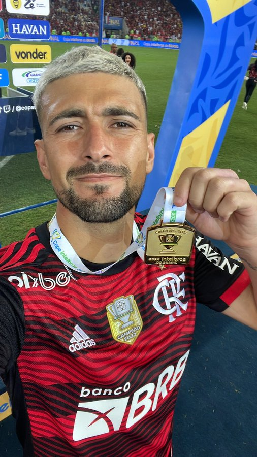 CentralFlaNacao's tweet photo. Al Nassr manda o Cristiano Ronaldo e mais 100 milhões de euros
Pq o Homem e brabo...

#Vamos https://t.co/fBP4oeRe7W