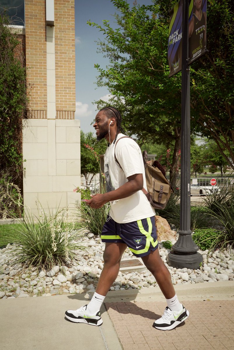 LKlarity's tweet photo. Enjoying what I do @DallasWings 
#KlarityMGMT | @WNBA https://t.co/E2YzXhGmn1