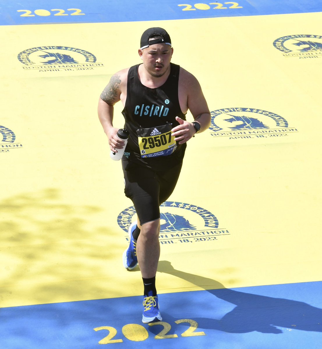 all about themes, my best race was Boston ‘22, and had my Vaporfly colors matching the Marathon colors, along with that , I had my run crew singlet and matching tights. Deion Sanders said it best, “look good, feel good. Feel good, perform good.” #ULTRAMARATHONCONTEST #TeamUltra https://t.co/aYd1SWui8M