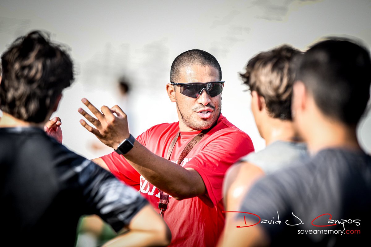 CoachNickOlvera's tweet photo. Soon…..

#RockBoyz🪨🏈
#HighNTight 
#RedBurnsBrighter🔴🔥 https://t.co/TbhxnB5Lox