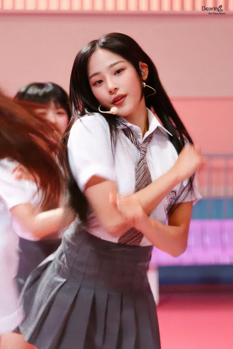 dearing_0411's tweet photo. 230712 'Ditto' FNS Music Festival Summer
#NewJeans #뉴진스 #Minji #민지 https://t.co/o3m0JNnul6
