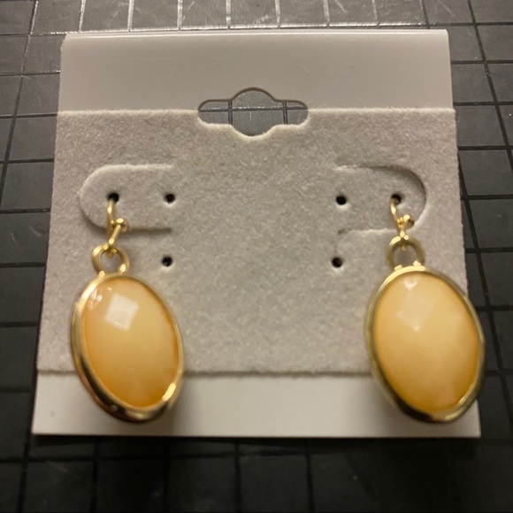 boogee37's tweet photo. So good I had to share! Check out all the items I'm loving on @Poshmarkapp #poshmark #fashion #style #shopmycloset: https://t.co/REAl6FAL20 https://t.co/ZGeqmRnOlX