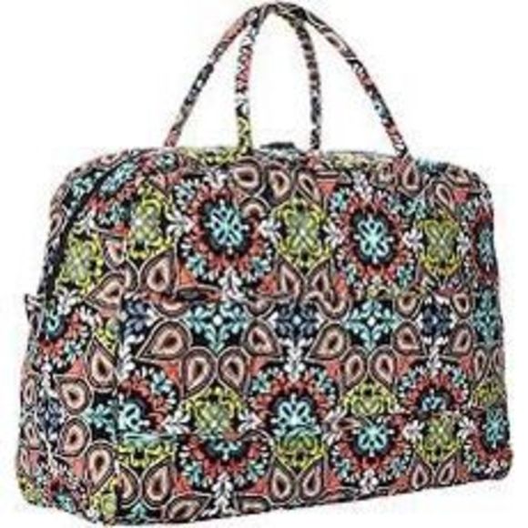 Y0M3LiSS's tweet photo. So good I had to share! Check out all the items I'm loving on @Poshmarkapp from @JunkYardBlonde #poshmark #fashion #style #shopmycloset #verabradley #mosserglass #chanel: https://t.co/aKKwluIPbZ https://t.co/KKenlKE5js