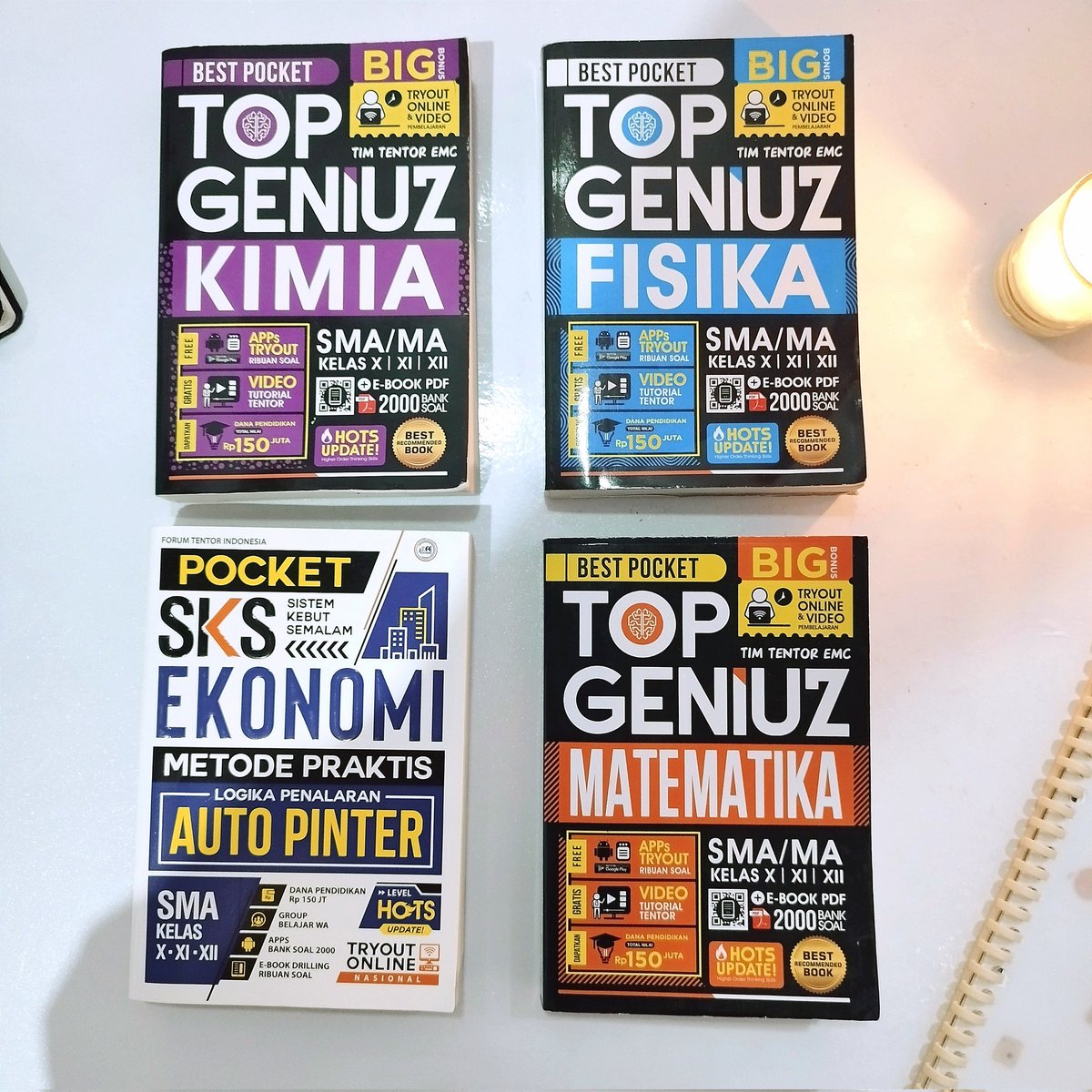 bubblebathbloop's tweet image. *✧･ﾟ.*HIBAH BUKUೃ࿔₊•
hi all, aku mau bagiin buku" yang ku pake buat bljr snbt kmrin(｡•̀ᴗ-)✧
&amp;gt;like/rt dan reply mau buku yang mana &amp;amp; alesan klian butuh buku itu, oiya aku minta doanya smoga AKU LOLOS UM CBT UGM yaa, pengumuman hari ini jam 3 soree, mintaa doanyaa, mksie💗