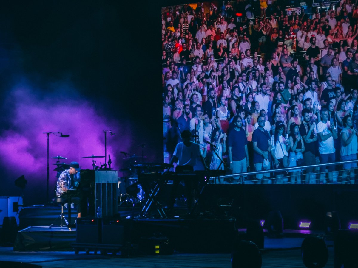 Francescoponty's tweet photo. But what live performance did we see? But what voice does he have? But how good are they? @OneRepublic 🤩👏  #OneRepublic #live #Naples https://t.co/dY6Kun4yQh
