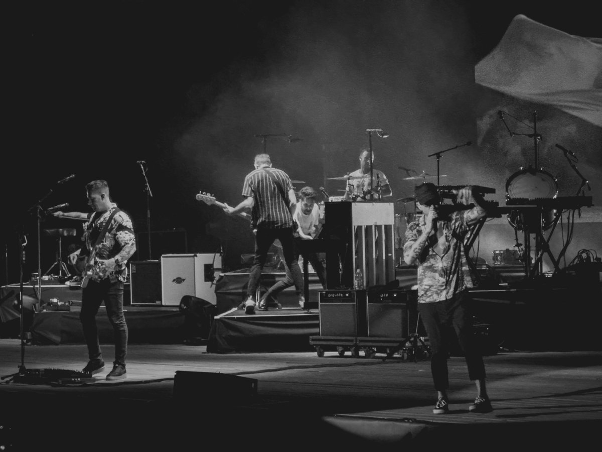 Francescoponty's tweet photo. But what live performance did we see? But what voice does he have? But how good are they? @OneRepublic 🤩👏  #OneRepublic #live #Naples https://t.co/dY6Kun4yQh