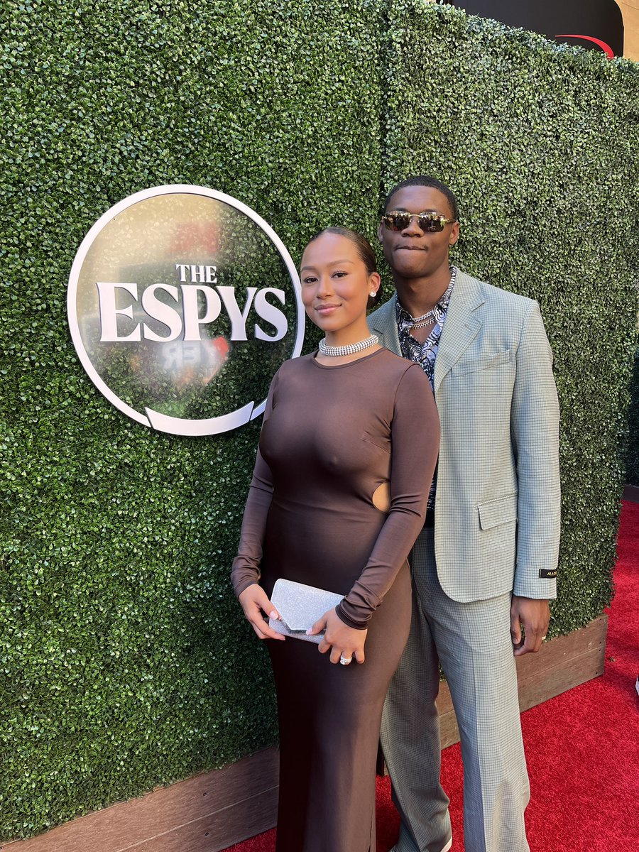 Red Carpet Fresh ⭐️ #ESPYAwards 

▪️<a href="/DafeOweh/">“OWEH”</a> 
▪️<a href="/DDawkins66/">Dion Dawkins</a> 
▪️<a href="/DJChark82/">DJ Chark</a>