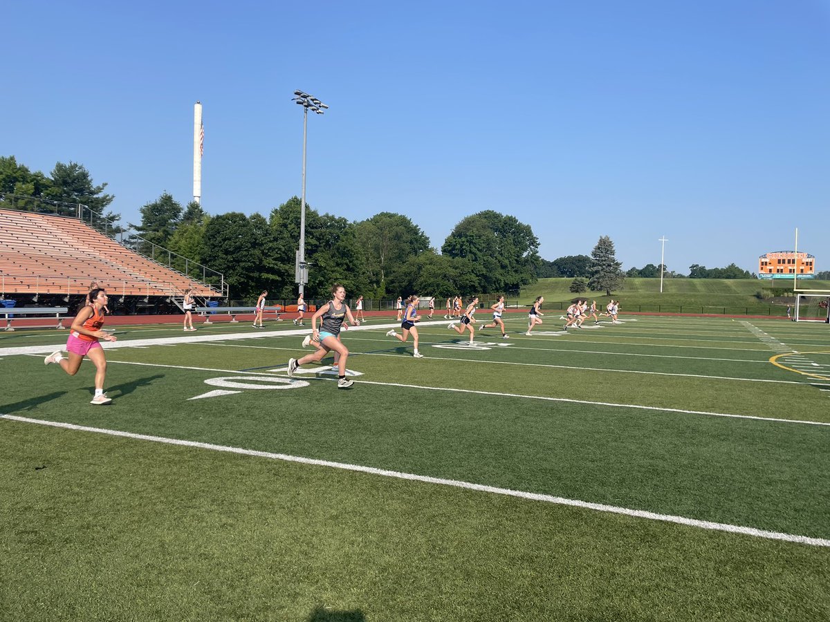 ladychiefsfh's tweet photo. Back together again 🧡 Great week of hockey ending with the #9for9challenge to support @MorgansMessage 🦋 https://t.co/c4u0fEU588