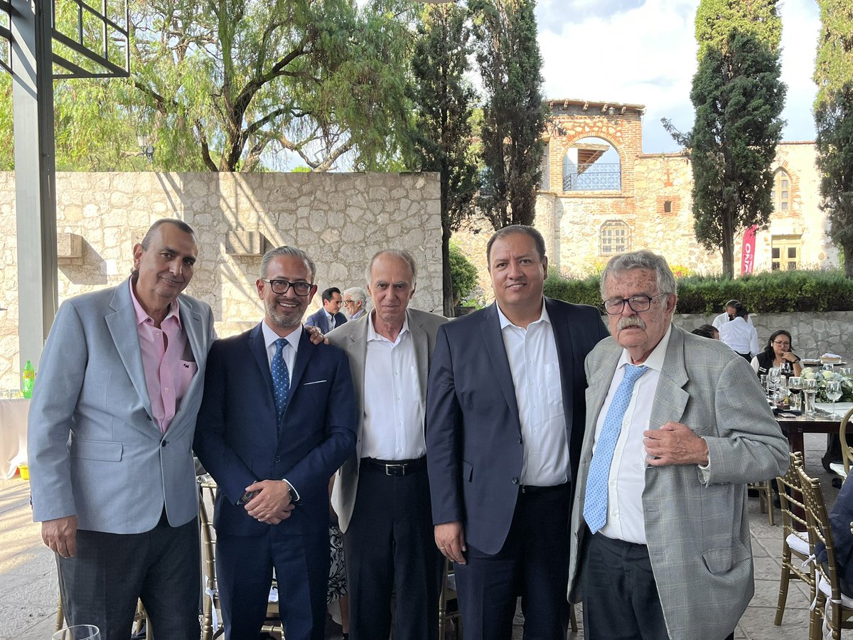 Felicidades colegas abogados, compañeros y amigos de la <a href="/BarraQueretana/">BMA Capítulo Querétaro</a> y la <a href="/anade_queretaro/">ANADE Querétaro</a> en la celebración organizada conjuntamente con <a href="/colegioalqro/">Colegio de Abogados Litigantes</a> y el Colegio de Abogados Penalistas de QRO, encabezada por <a href="/makugo/">Mauricio Kuri</a> donde resaltó la importancia del Edo de Derecho #Contigo