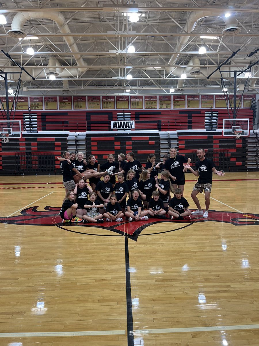 Another great camp @ the best high school in the state! I appreciate all of the support from my hometown in making this happen, especially <a href="/ChrisStallings2/">Chris Stallings</a> ! Big S/O to <a href="/aj_romine/">Aj Romine</a> for donating shirts! If you’re looking to sell or purchase a home, give him a call!🤩🏀