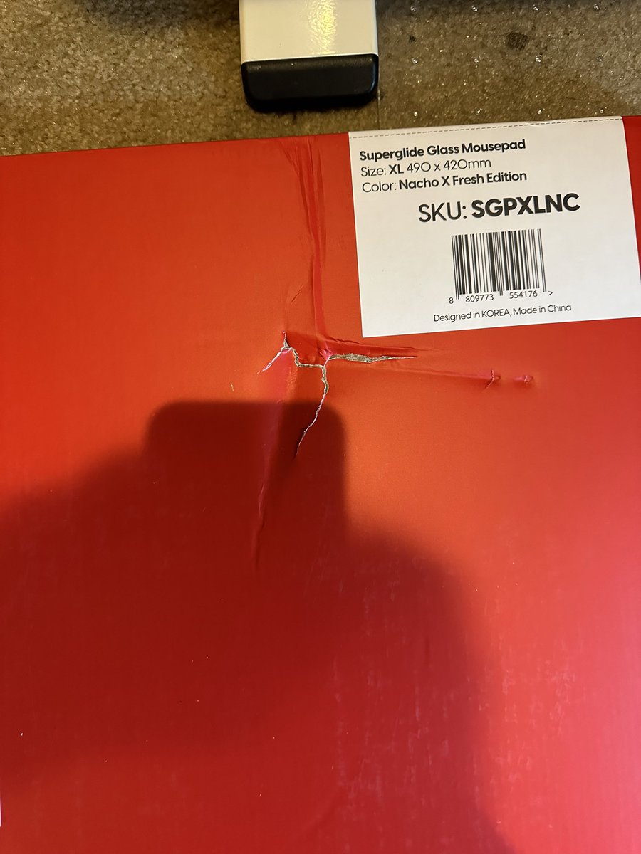 GenryHarcia's tweet photo. @LethalGamingGr Just got delivered and it’s shattered… https://t.co/qlkqZbjKSk