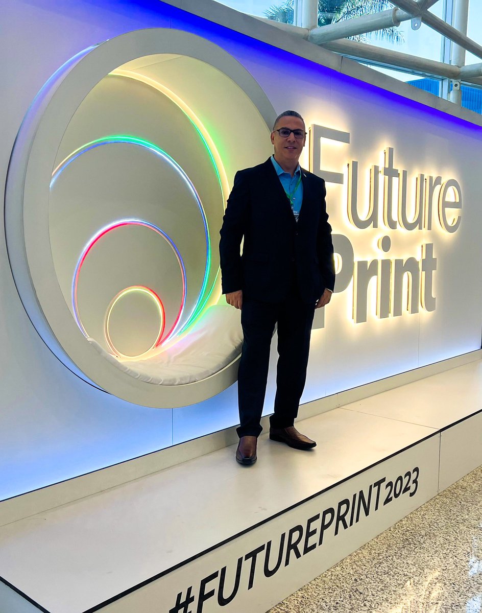 cesarlizano's tweet photo. #futureprint started today and here we are staying current with print technologies. https://t.co/IWxeurdc5X