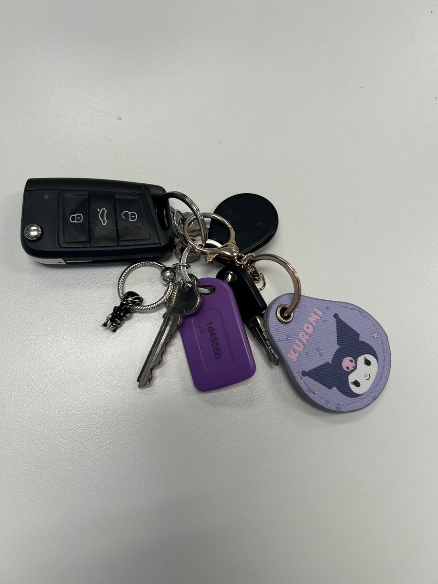 MooraPol's tweet image. Are these your keys?  Please call into Moora Police Station to collect them.   Handed in this morning. #fb  #lostyourkeys