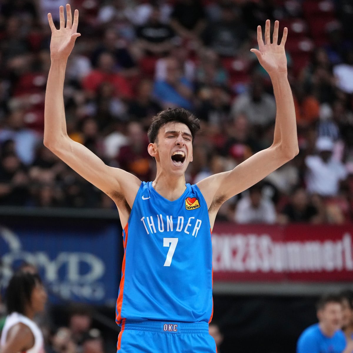 Chet Holmgren tonight:

25 Points
9 Rebounds
5 Blocks
2 Assists
1 Steal
60% FG

🔥🔥🔥