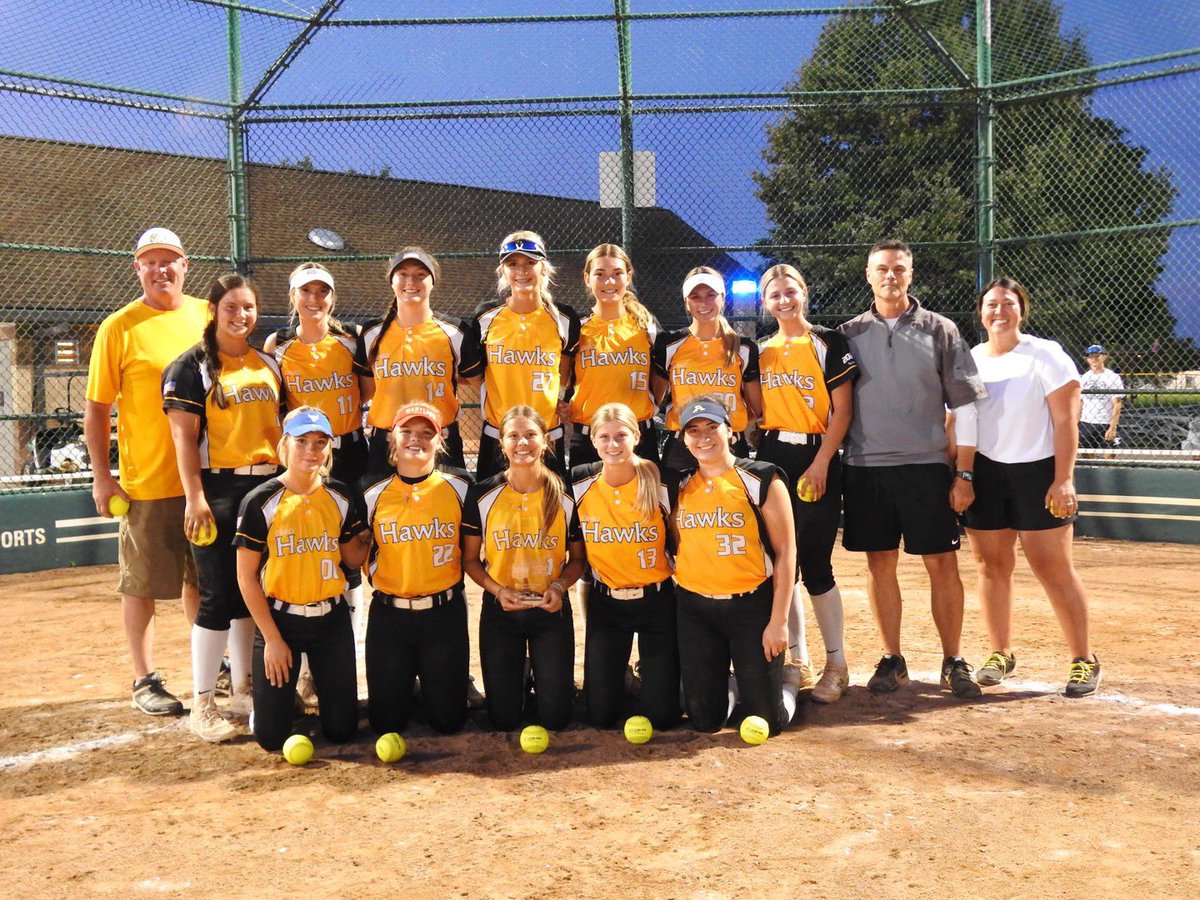 izzyjauregui32's tweet photo. Won the championship with my girls last weekend! 💪🏽

Excited for a great upcoming tournament in Illinois! @HawksHarbold @nix131313 @ZipsSB https://t.co/AwB3zH9lsQ