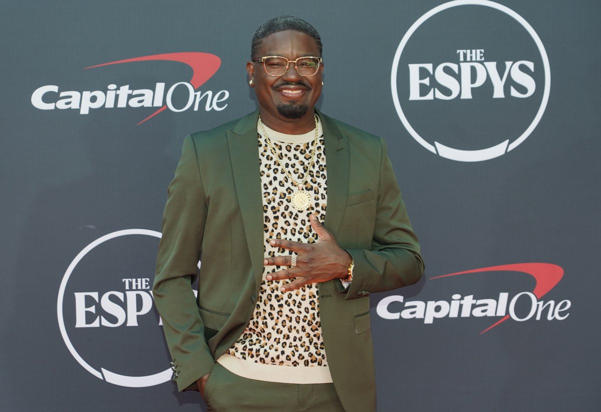 OnTheRedCarpet's tweet photo. .@LilRel4 arrives at the 2023 @ESPYS awards at the Dolby Theatre in Los Angeles. (AP Photo/Chris Pizzello) #LilRel #ESPYs #ESPYAwards #ESPYAwards2023 https://t.co/b6r53L1FoO