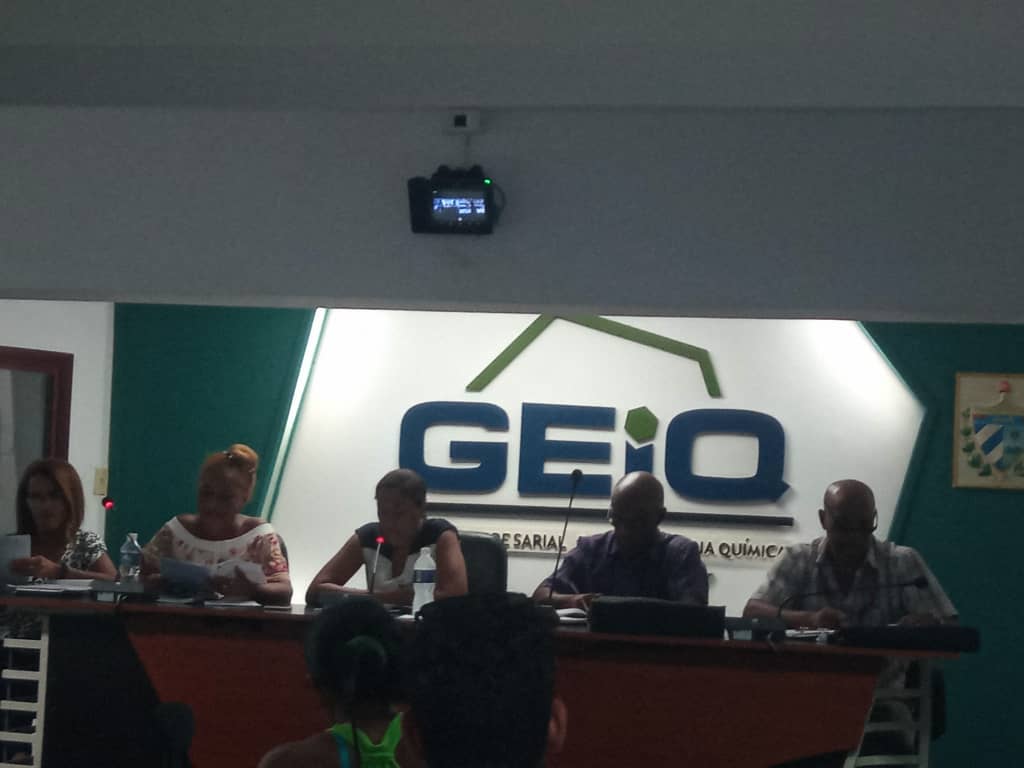 asilveriov's tweet photo. #Cuba, #QuimicaParaLaVida, reunión  de la militancia  del #GEIQ, Quimimpex  y la empresa Serviquimica,  documentos a la 2do conferencia  del #PCC, debate profundo y aportador  #JuntarYVencer https://t.co/8IsAfJKg86