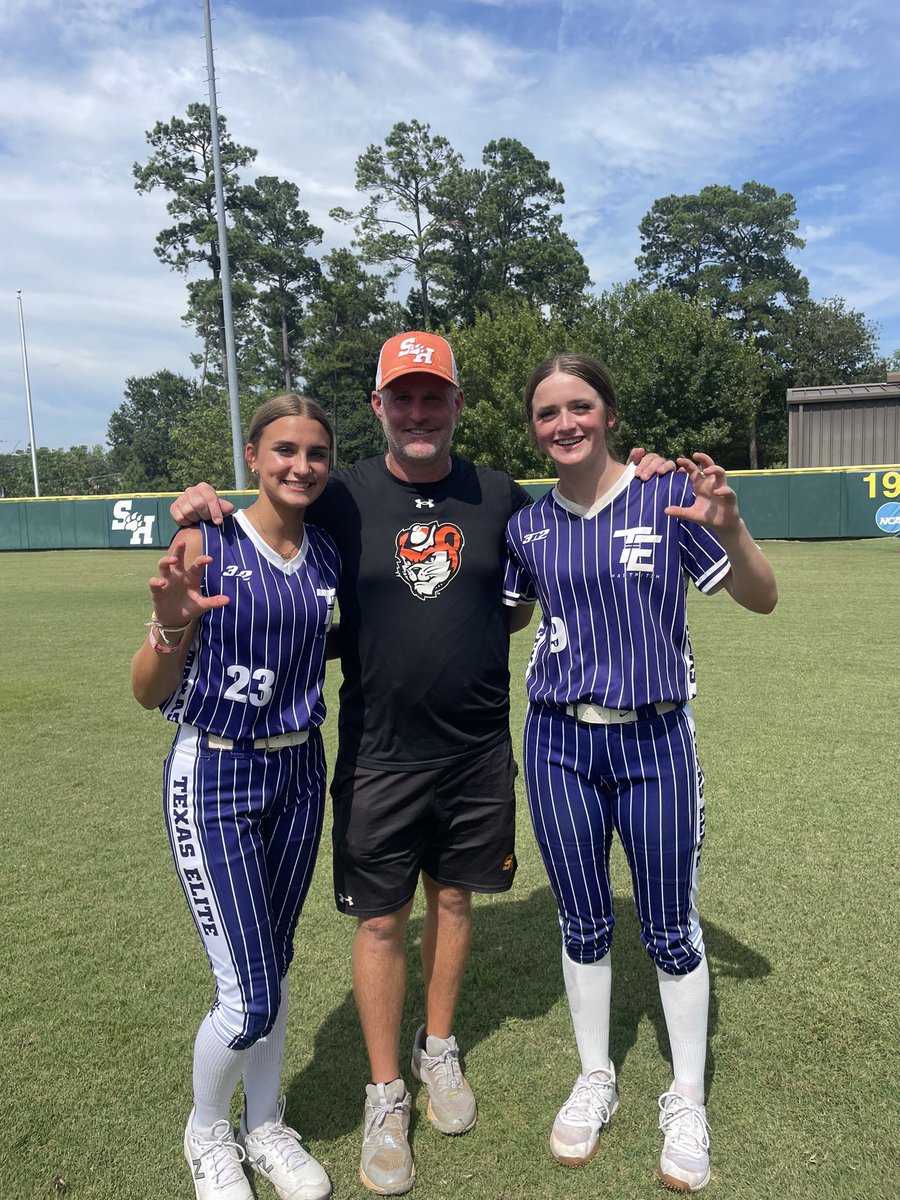 Thank you so much for having me <a href="/BearkatsSB/">Sam Houston Softball</a>! I enjoyed it and learned so much! I can’t wait to come and visit in the future! 🧡🤍 <a href="/CoachValis/">Garrett Valis</a> <a href="/TessSoefje/">TessSoefje</a>