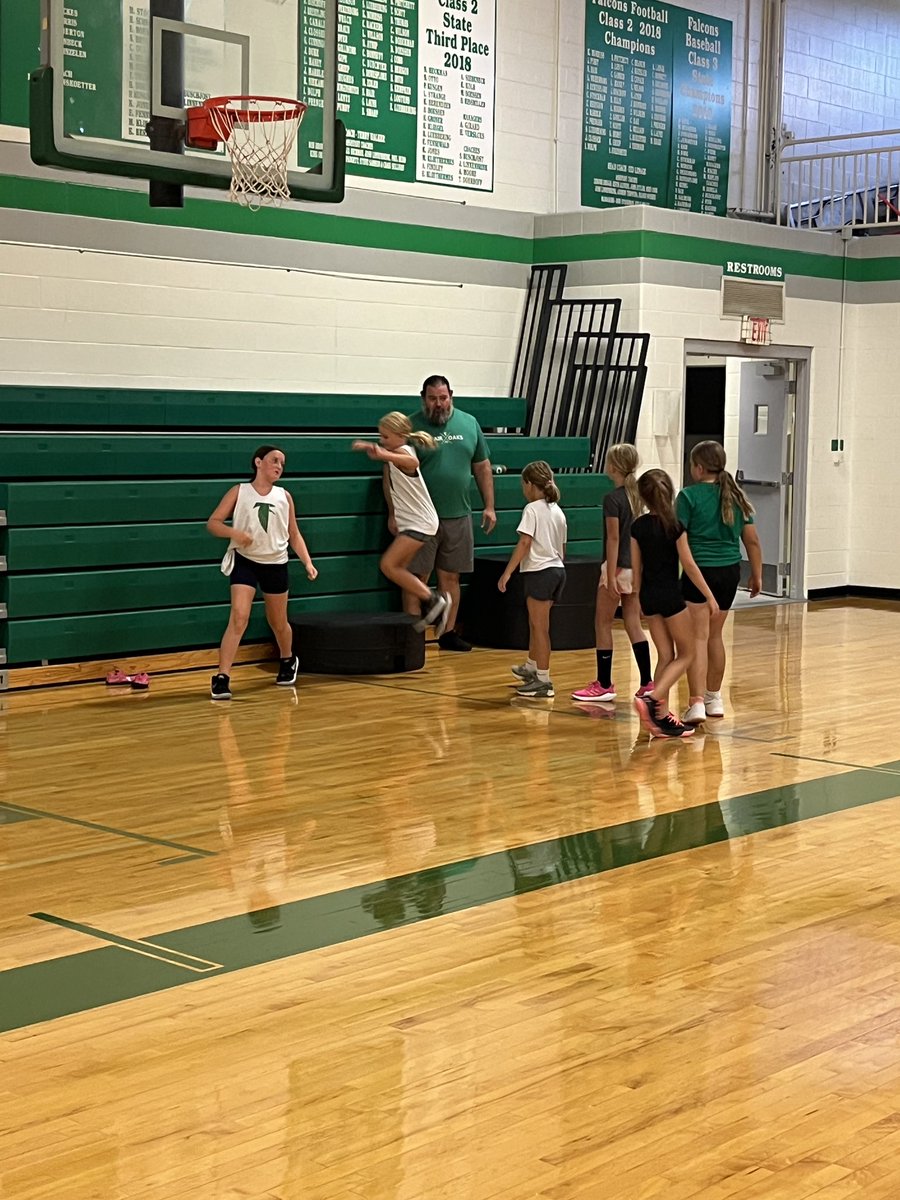 Another fun night at Jr Falcon open gym!!