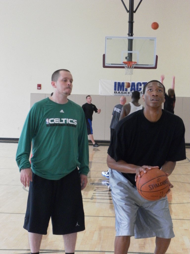 GSkillz_Report's tweet photo. I ❤️ how trainers Dawg other trainers that have there own gym &amp; have 1,000’s of players that played at every level &amp; NBA/WNBA draft pics &amp; all 4 of there kids D1 ships can hate about mediocrity, please challenge me in gym, with players! Personally &amp; skillfully! Hit me https://t.co/tQwJUqBxy6