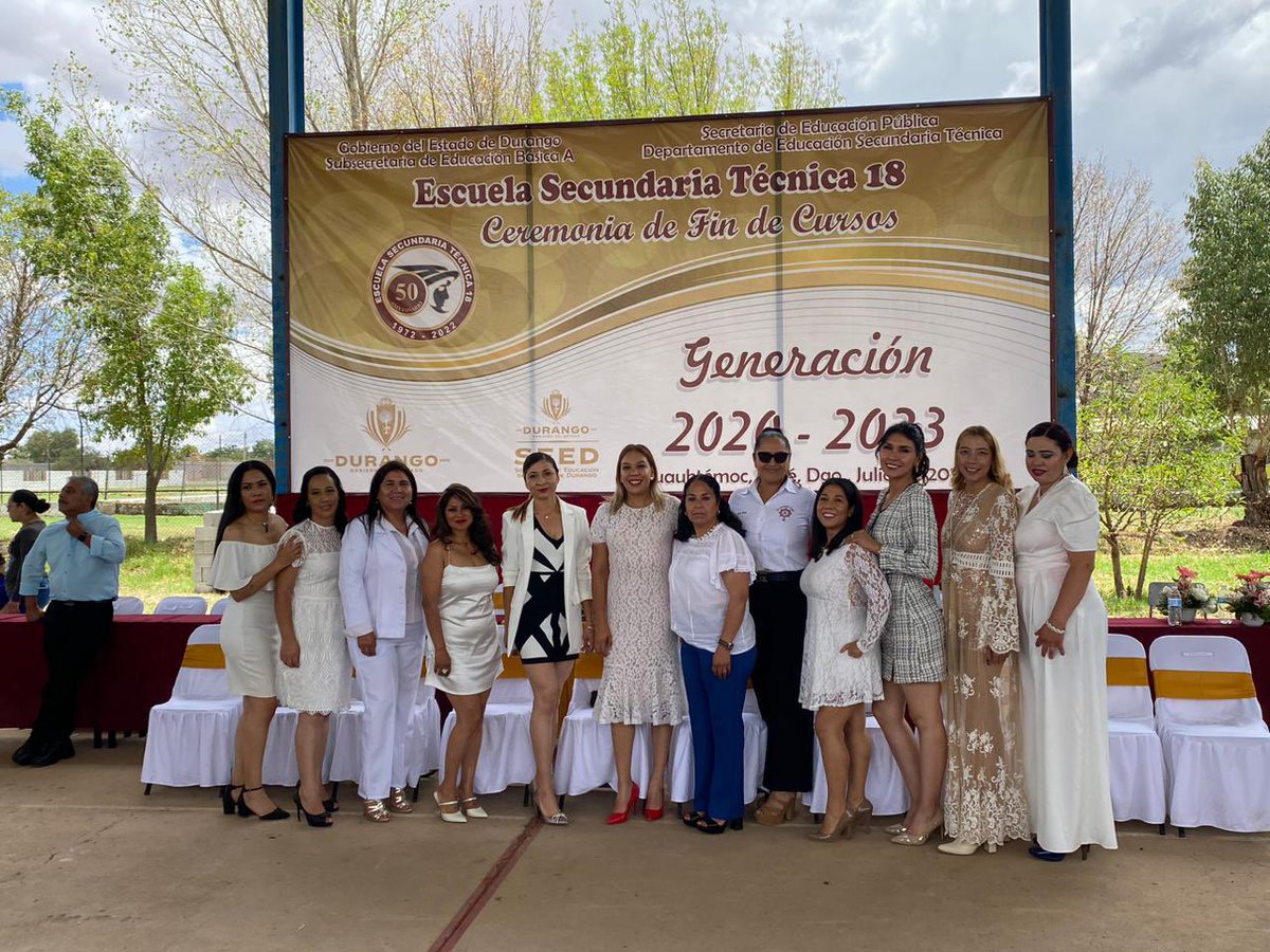 _RobledoJM's tweet photo. #EST18 #Durango #Cuauhtémoc #Cuencame Ceremonia de Clausura del ciclo escolar 2022-2023 - Personal de la Institución de la «Escuela Secundaria Técnica 18» https://t.co/gpir9FVJnP