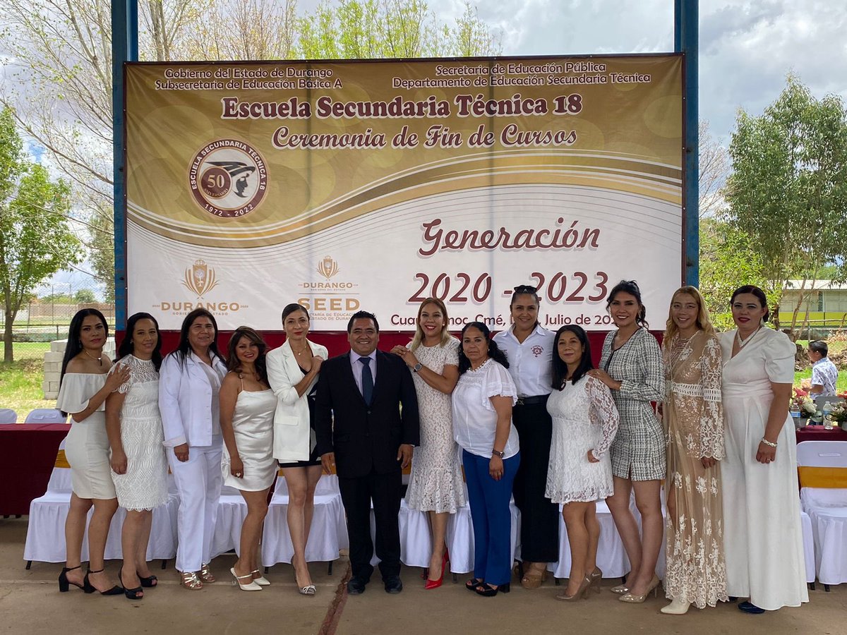 _RobledoJM's tweet photo. #EST18 #Durango #Cuauhtémoc #Cuencame Ceremonia de Clausura del ciclo escolar 2022-2023 - Personal de la Institución de la «Escuela Secundaria Técnica 18» https://t.co/gpir9FVJnP