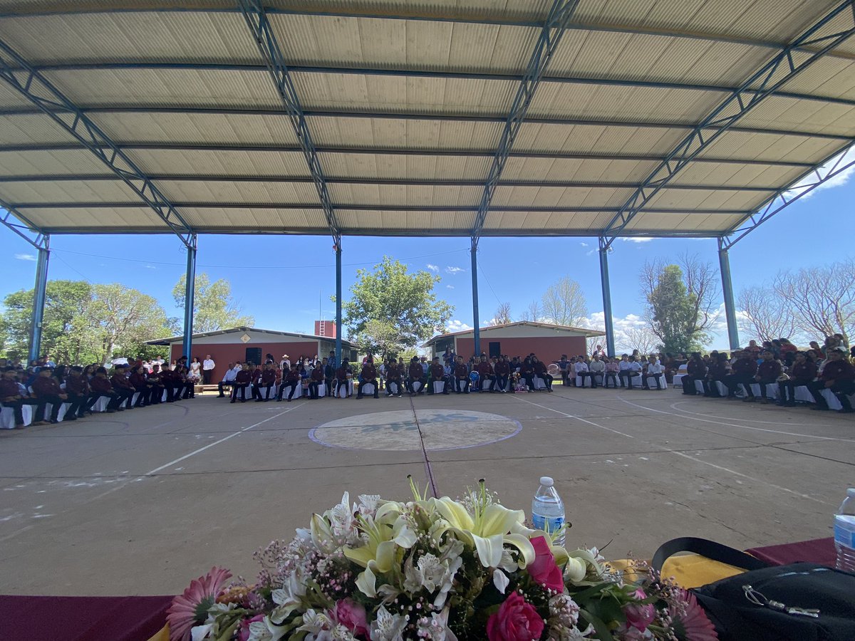_RobledoJM's tweet photo. #EST18 #Durango #Cuauhtémoc #Cuencame Ceremonia de Clausura del ciclo escolar 2022-2023 - Personal de la Institución de la «Escuela Secundaria Técnica 18» https://t.co/gpir9FVJnP