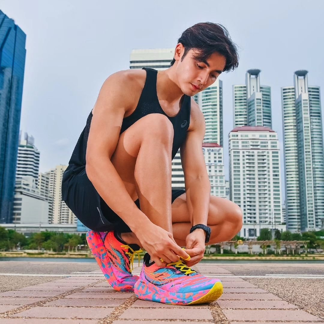 smilepn0117's tweet photo. สีเด่นมากมองทั้งคนทั้งรองเท้าแน่นอน 🩷🩵💛
#GELNIMBUS25 #ColorInjection #ASICSTH #pon_nawasch #ภณณวัสน์ https://t.co/VnScslTXmm