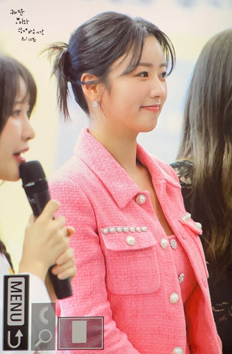8h_13m's tweet photo. 230713 캐릭터 라이선싱 페어 2023 개막식 #에이핑크 #윤보미 (@Apinkbm) Preview🌟 https://t.co/uz7WjMqH1J