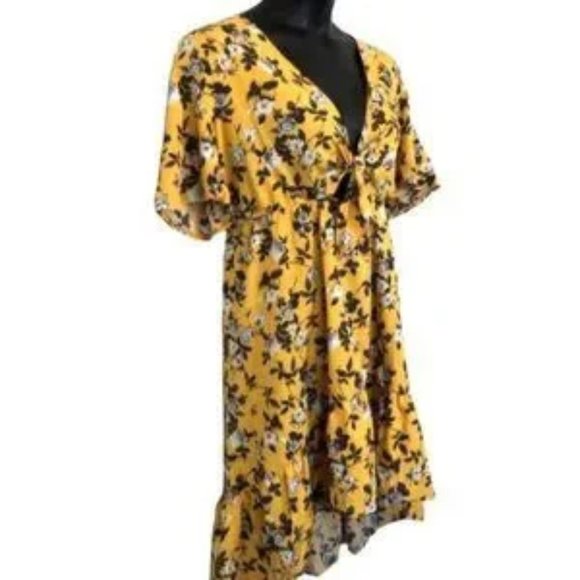 Dan43402875's tweet photo. So good I had to share! Check out all the items I'm loving on @Poshmarkapp #poshmark #fashion #style #shopmycloset #vintage #anthropologie #shein: https://t.co/lCgxhtmDZQ https://t.co/AJT3R8UzVr