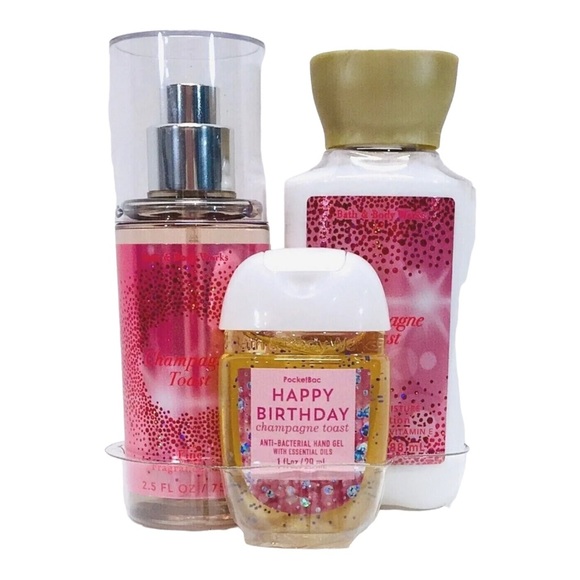 debbiesudduth1's tweet photo. So good I had to share! Check out all the items I'm loving on @Poshmarkapp #poshmark #fashion #style #shopmycloset #bathbodyworks #janieandjack: https://t.co/AwV9eaA9LB https://t.co/F1e3SaqwL9