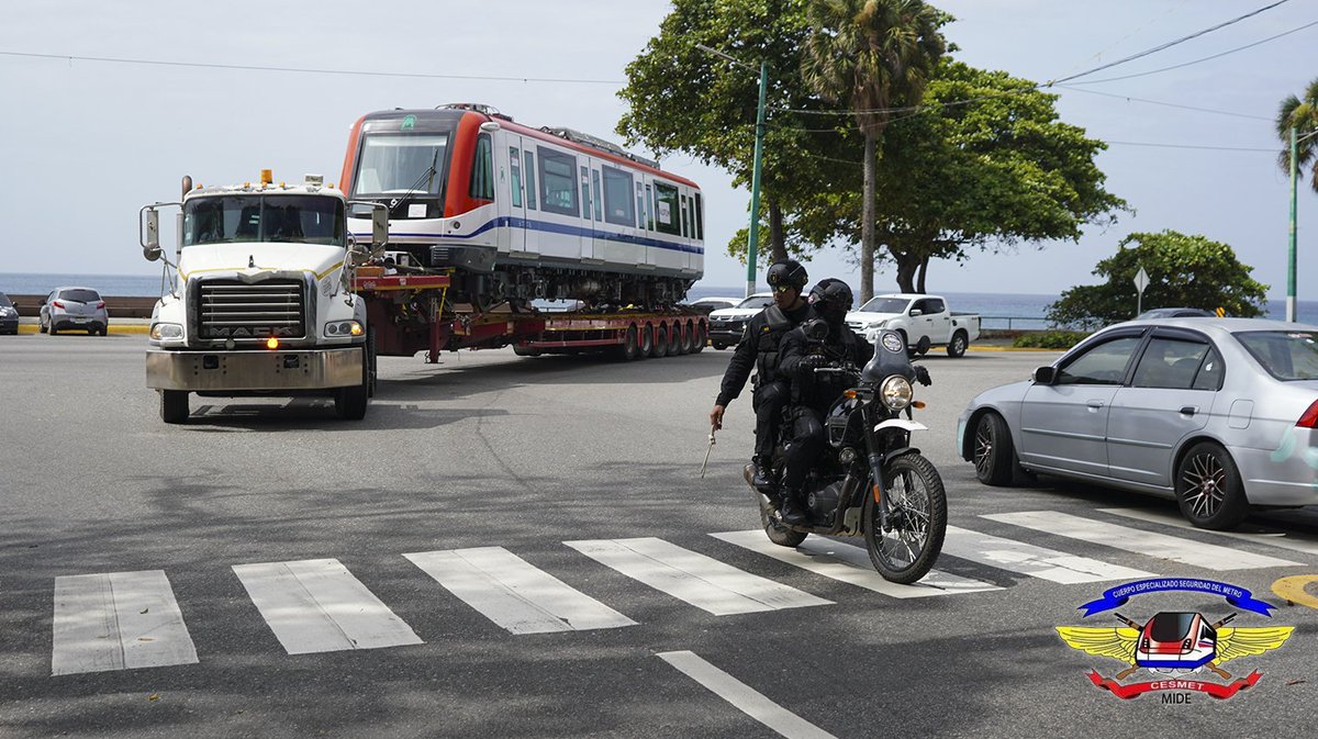 cesmetrd's tweet photo. El #CESMETRD garantiza la seguridad de todos los usuarios que diariamente utilizan el Sistema de Transporte Integrado @MetroSD_RD y #Teleferico de Santo Domingo. https://t.co/KCRMcOORHq