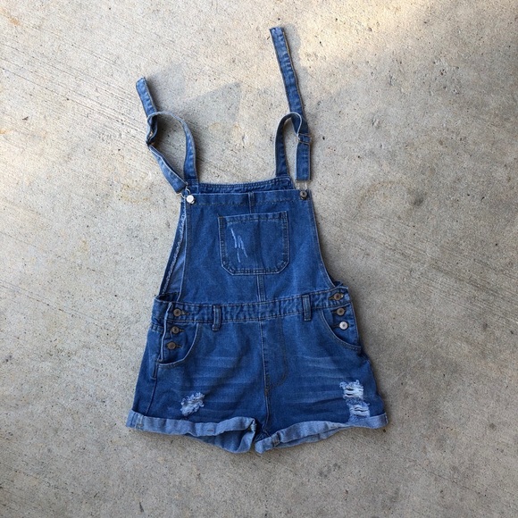 So good I had to share! Check out all the items I'm loving on <a href="/Poshmarkapp/">Poshmark</a> #poshmark #fashion #style #shopmycloset #zara #berryou #shein: posh.mk/RnQh972boBb