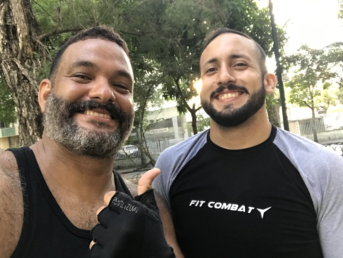 yunnansanoja's tweet photo. Regresamos #Fitcombat y de la mano del mejor instructor mi hermano #VicFit https://t.co/vgs00fey0H
