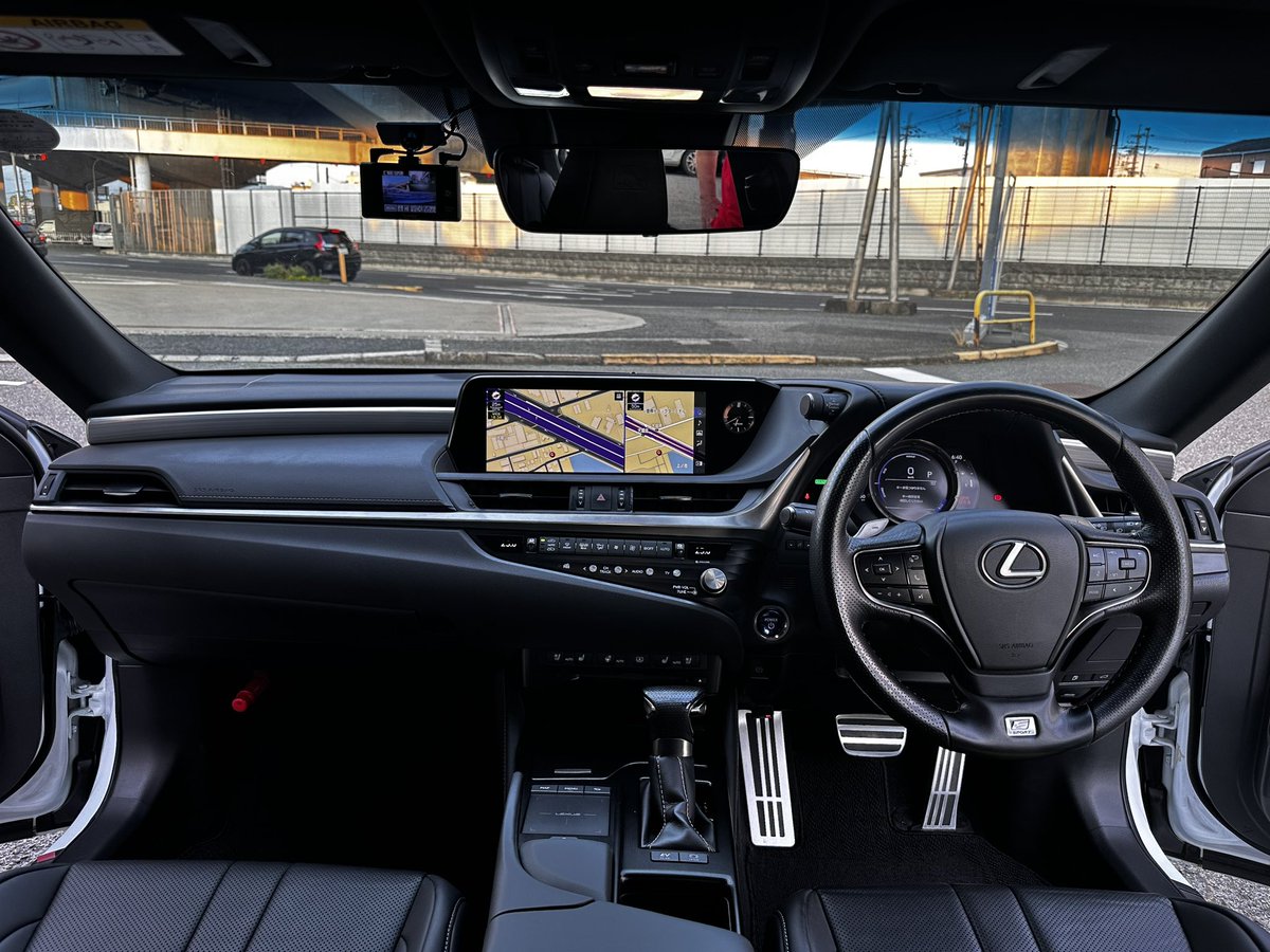 G_Works1's tweet photo. レクサス ES300H Fスポーツ
入庫しました✨
ワンオーナー、禁煙車
綺麗な車体となっています♪
車体価格500万円
支払総額510万円
お気軽にお問い合わせください!
#GWORKS #大阪府松原市 #中古車
#車検 #整備 #カスタム #板金
#磨き #コーティング #レクサス
#ES300h #Fスポーツ #LS500
#RX450 https://t.co/NCSceaW0jg