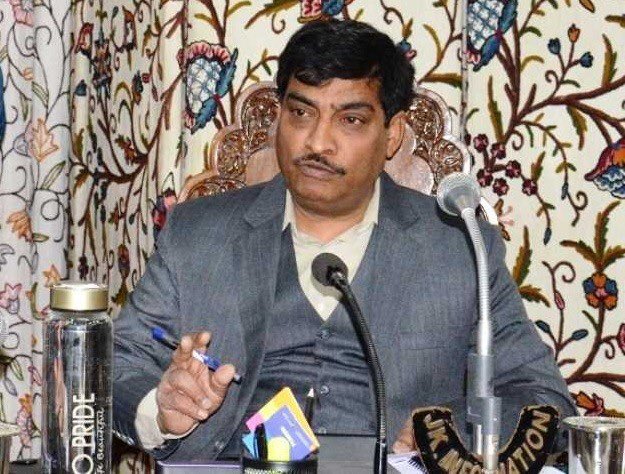 CrossTownNews's tweet photo. CS J&amp;K directs General Administration Dept to constitute a committee for Fast Track Recruitment

https://t.co/hbuDIm4BOI https://t.co/c6g5h9ri2q