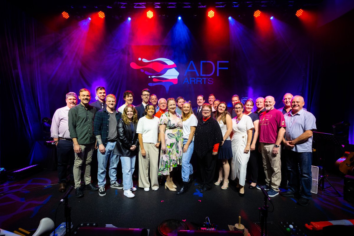 AusAirForce's tweet photo. The impressive vocal talents of #YourADF members were on display during the ADF Arts for Recovery, Resilience, Teamwork and Skills program showcase event. Participants restored self-confidence and enhanced their wellbeing through painting, sculpting, poetry and music. #ARRTS https://t.co/6NHwCyzU5C