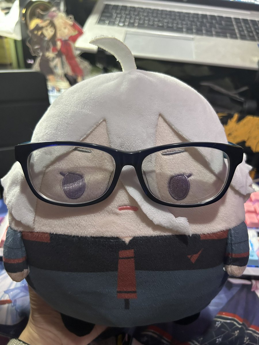 ravenndei fic commissions OPEN on Twitter "Ooh my glasses look good